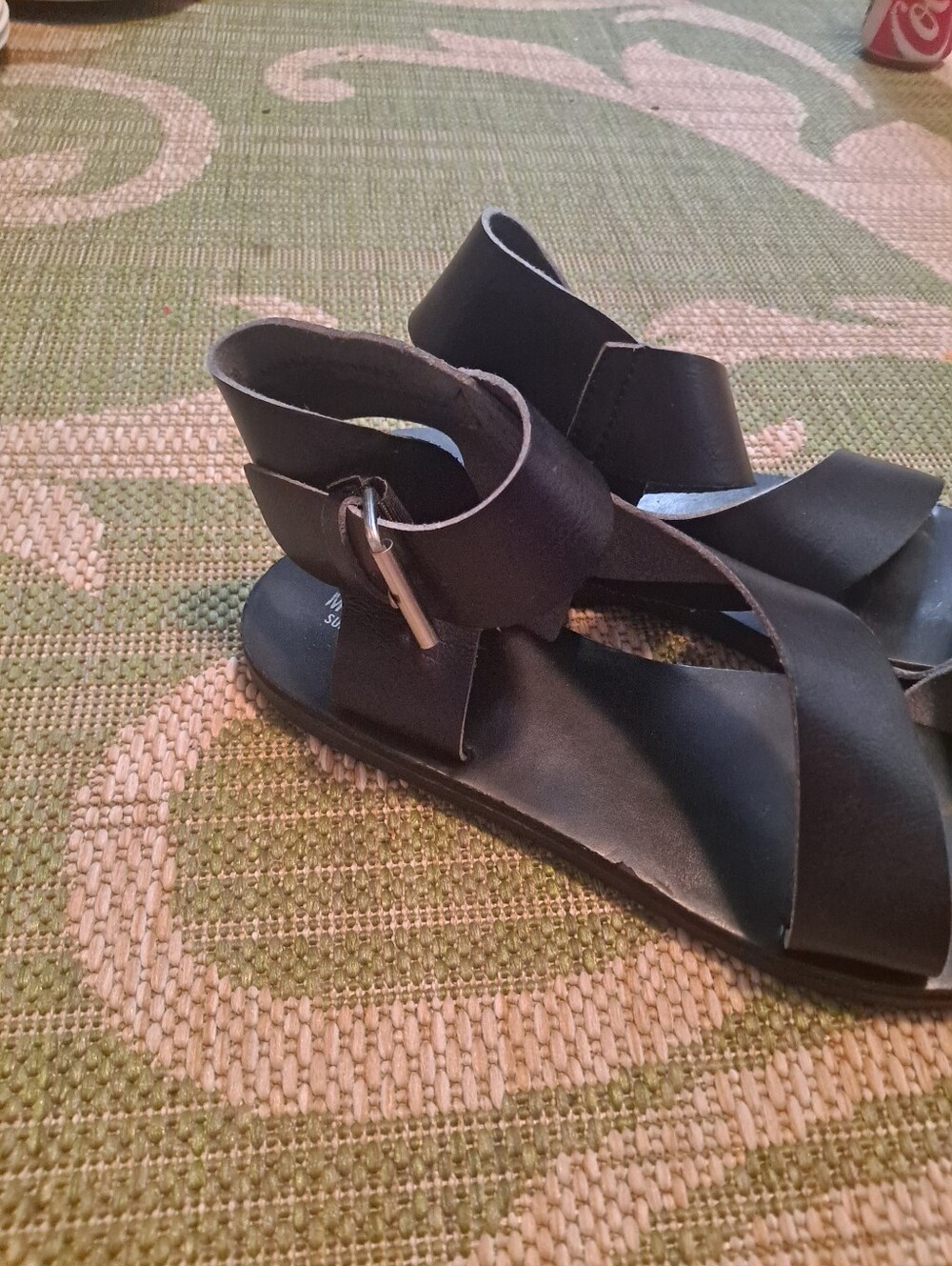 Mossimo Women's Black Leather Crisscross Slingback Sandals - Picture 3 of 16